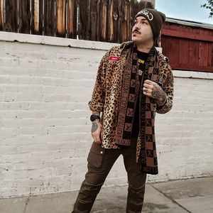 Meet your Posher, Julian